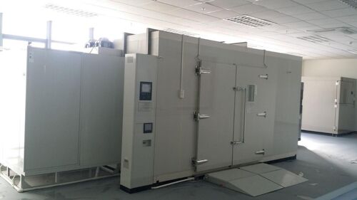 Último Blog da Empresa Sobre Walk In Environmental Chambers: Conformidade com IEC 60068 e seleção inteligente para engenheiros de laboratório